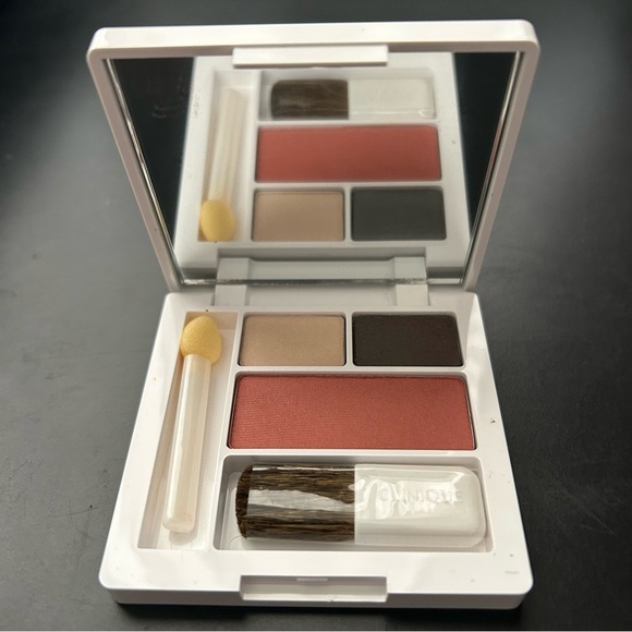 Clinique Eyeshadow and Blush Trio - Picture 1 of 3